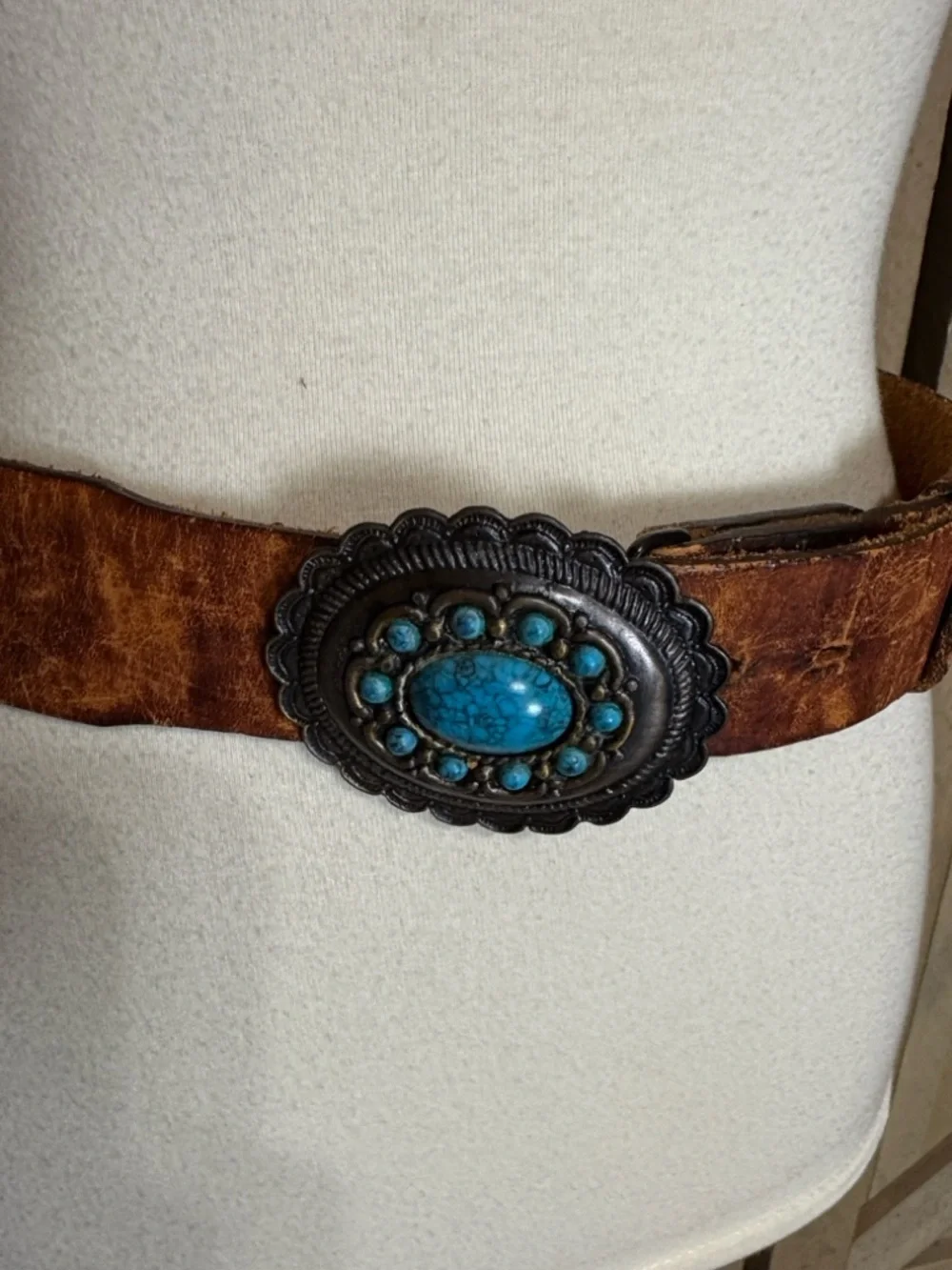 Brown distressed leather belt with torquoise color stones on metal buckle Sz 32